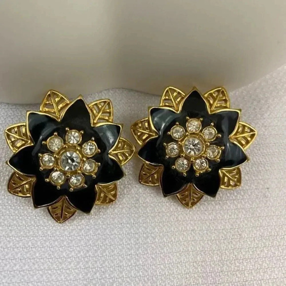 1992 Vintage Avon Festive Sparkle Stud Flower Earrings - Picture 2 of 7